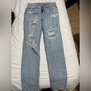 American Eagle Outfitters Light Blue Distressed Mom Jeans